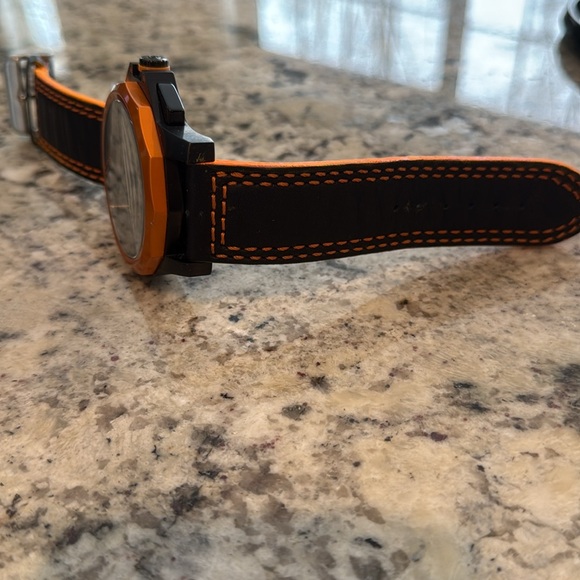 Stuhrling Original watch with a black leather strap and orange accents - Picture 3 of 5